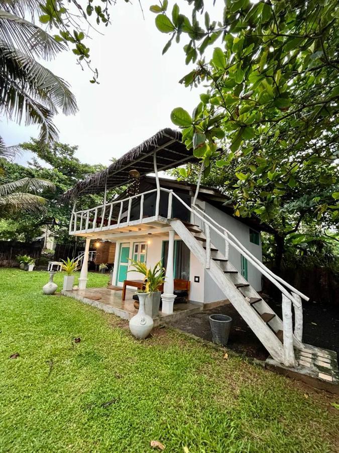 Beach House Kalukatiya - Family Villa, Seaview Room, Garden Room Діквелла Екстер'єр фото