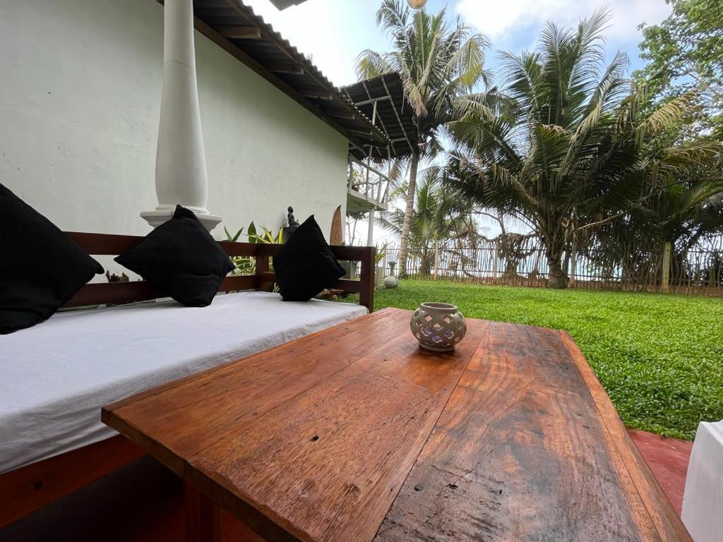Beach House Kalukatiya - Family Villa, Seaview Room, Garden Room Діквелла Екстер'єр фото