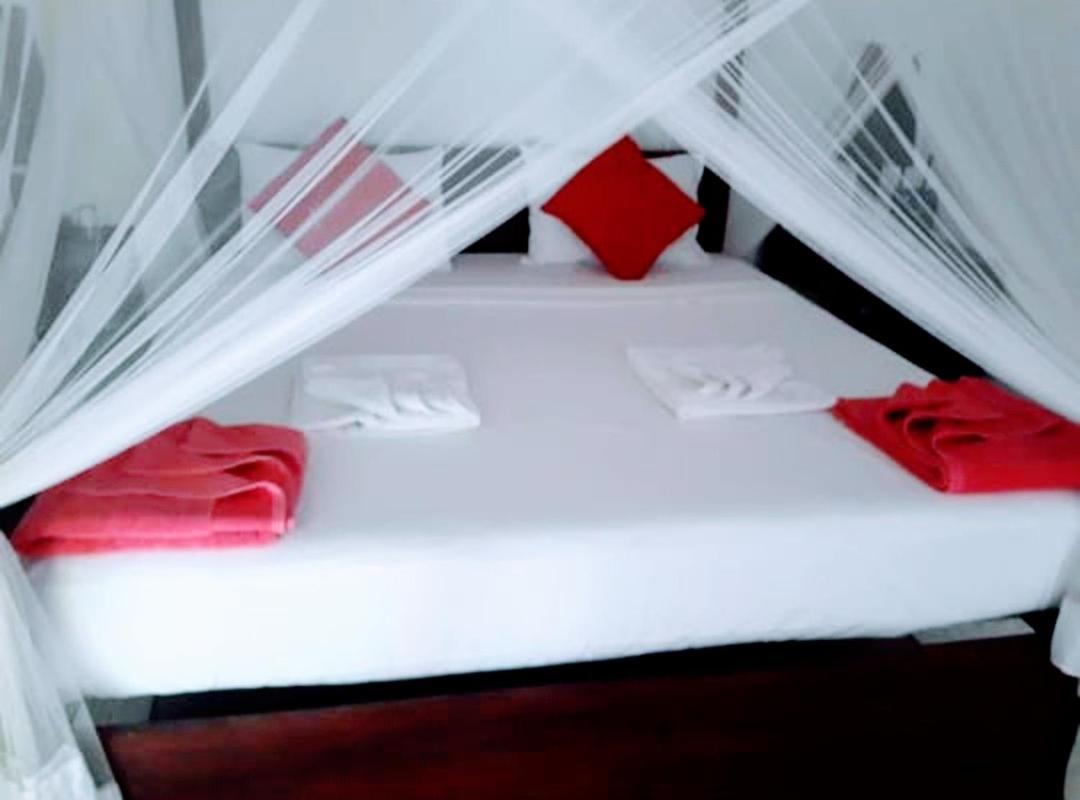 Beach House Kalukatiya - Family Villa, Seaview Room, Garden Room Діквелла Екстер'єр фото